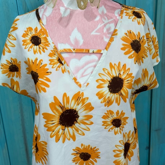 Shein Oversized Sunflower Blouse - S/M - Picture 3 of 9